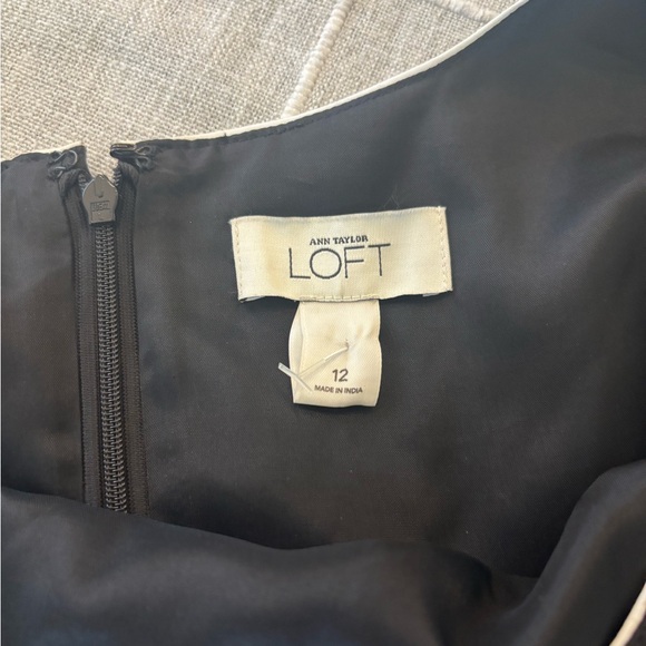 LOFT Black Linen Blouse with White Accents - Worn Once - Picture 3 of 9